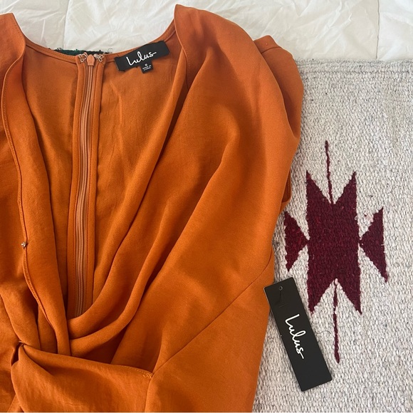 NWT | Lulu’s burnt orange wrap top with zipper back, size S - Picture 5 of 5